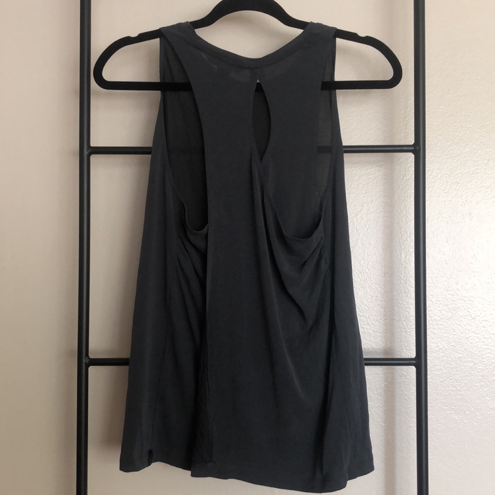 Victoria’s Secret Sport Sleeveless Tank! - Picture 2 of 4